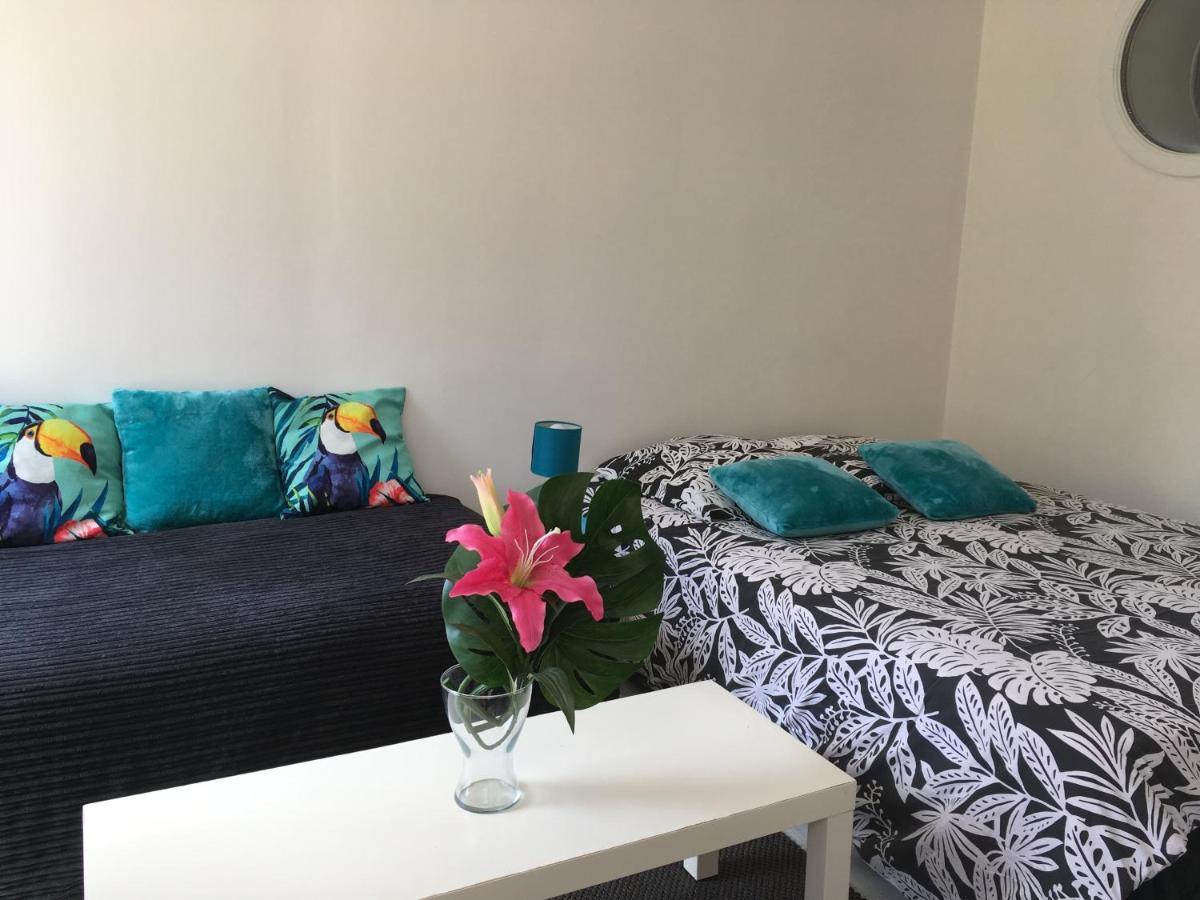 By Cassis Chambre Privee Dans Maison Familiale Екстериор снимка
