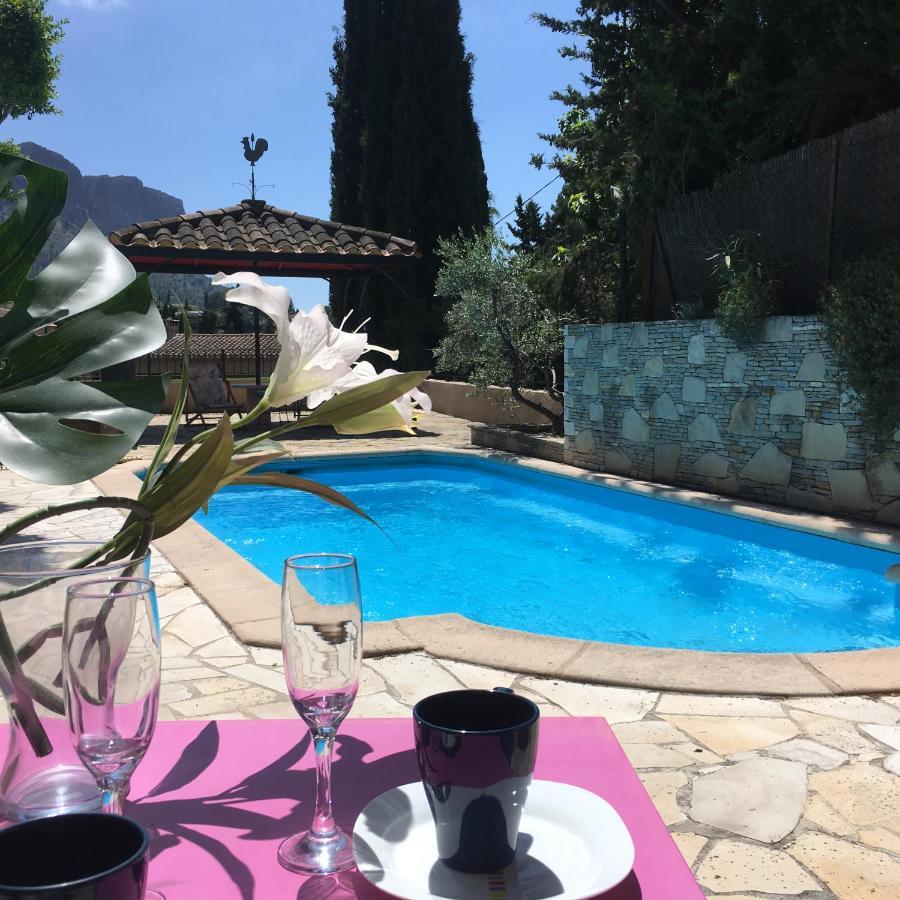 By Cassis Chambre Privee Dans Maison Familiale Екстериор снимка